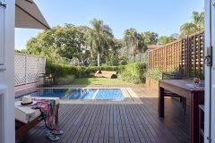 Junior-Pool-Suite-living-room-view-1026